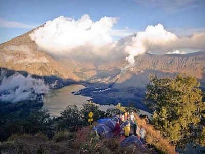 Pelawangan Lombok trekking