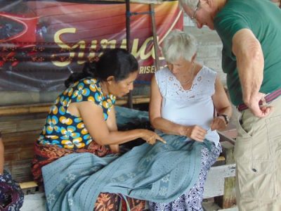 Sika weaving village flores trip