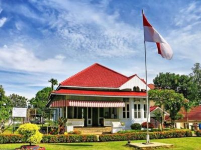 rumah pengasingan Soekarno flores