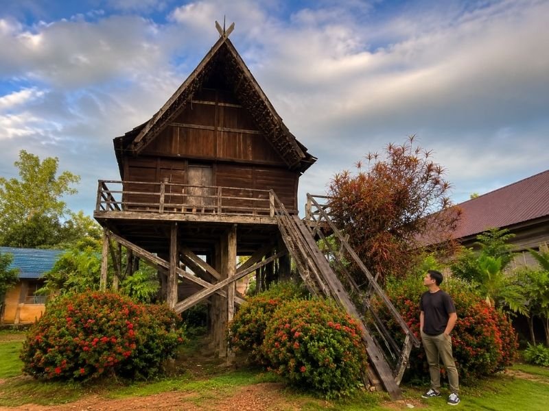 Tapin Bini village