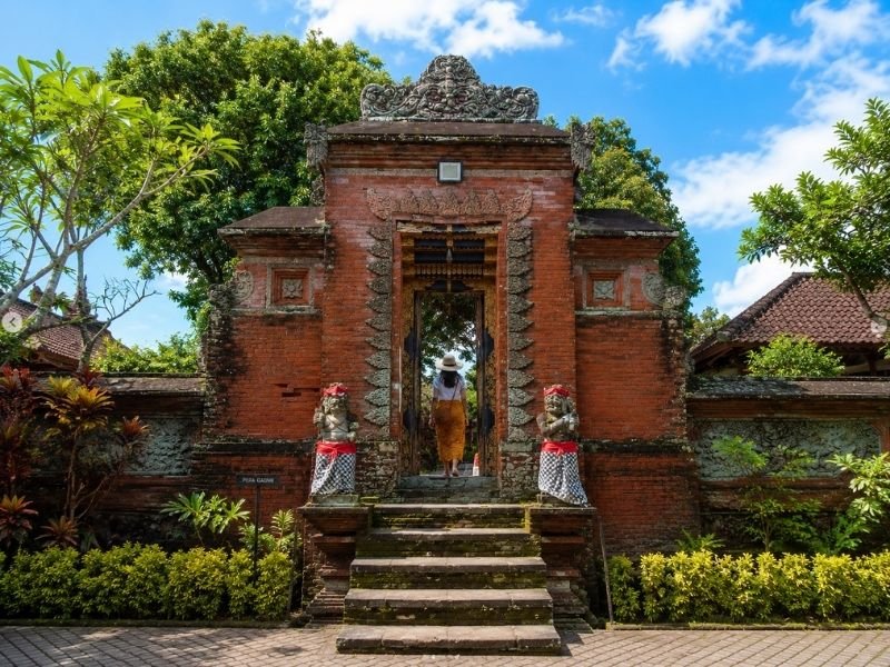 lingsar temple tour